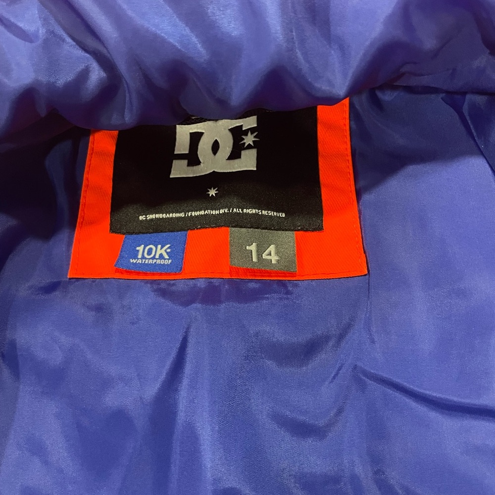 DC boys waterproof snowboard jacket. - Picture 3 of 3